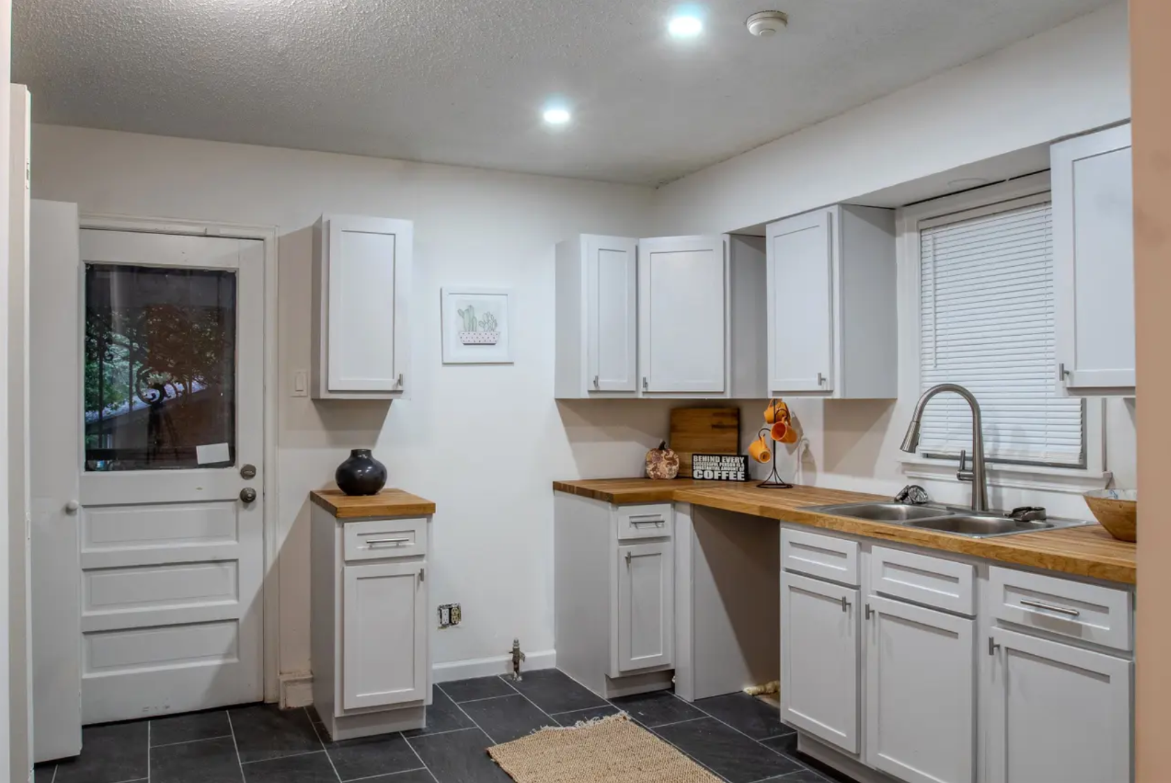 Fully Renovated SFR Memphis TN: New Kitchen